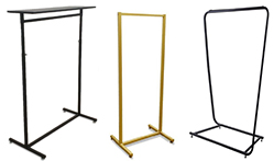 design kledingrek zwart wit en chroom